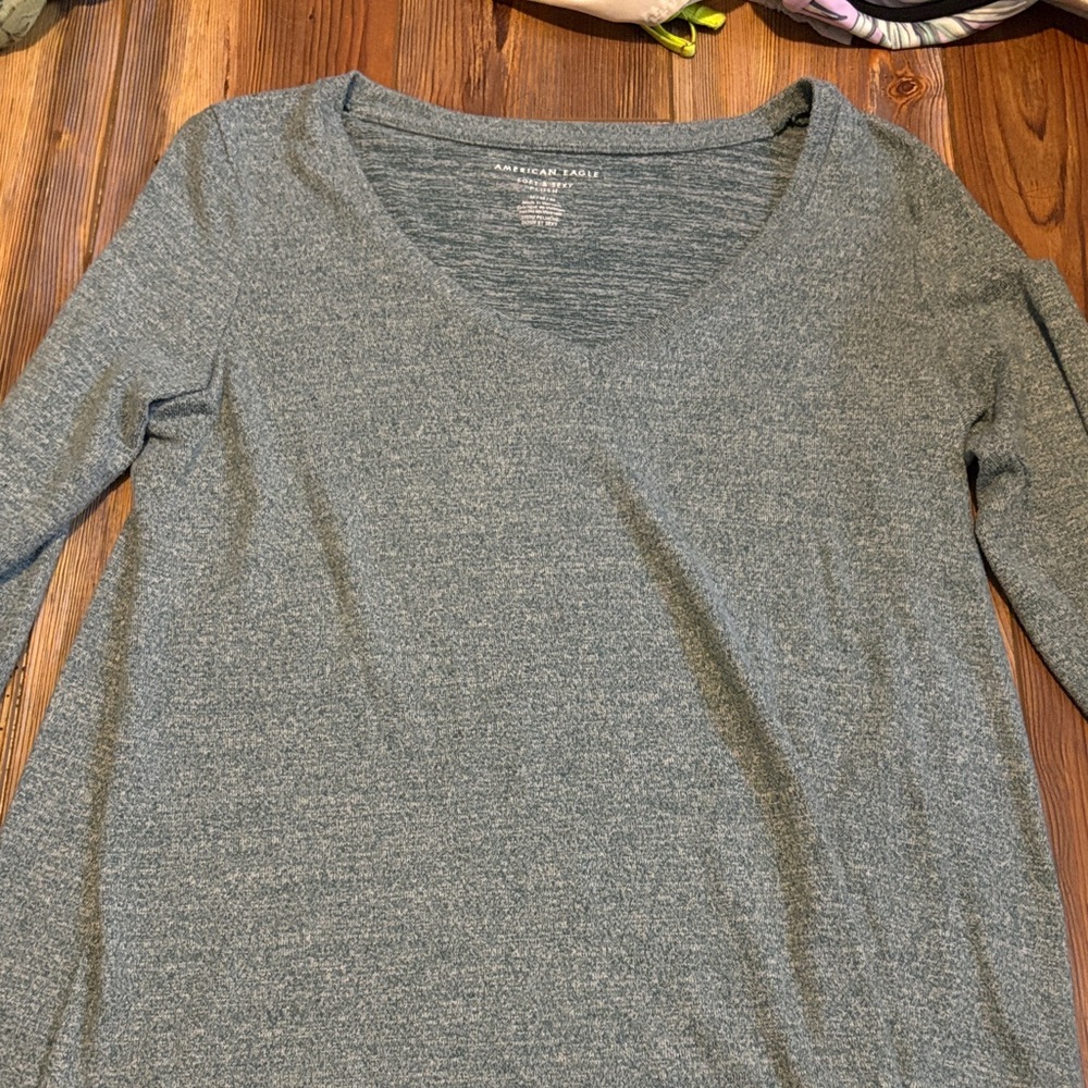 American Eagle Outfitters Soft & Sexy Plush Blue Long Sleeve Tee